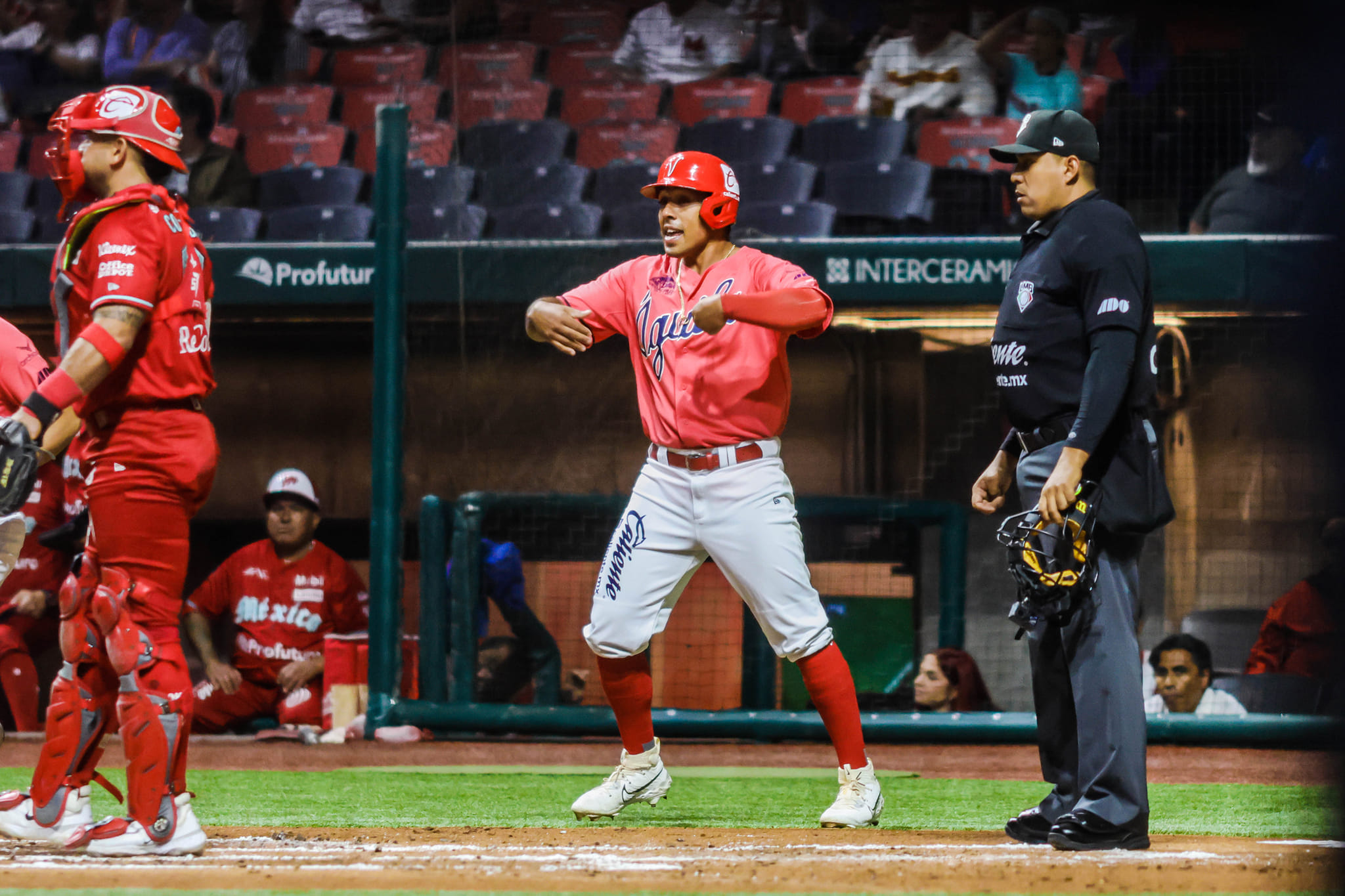 EL ÁGUILA SE LLEVA LA SERIE ROJA ANTE DIABLOS