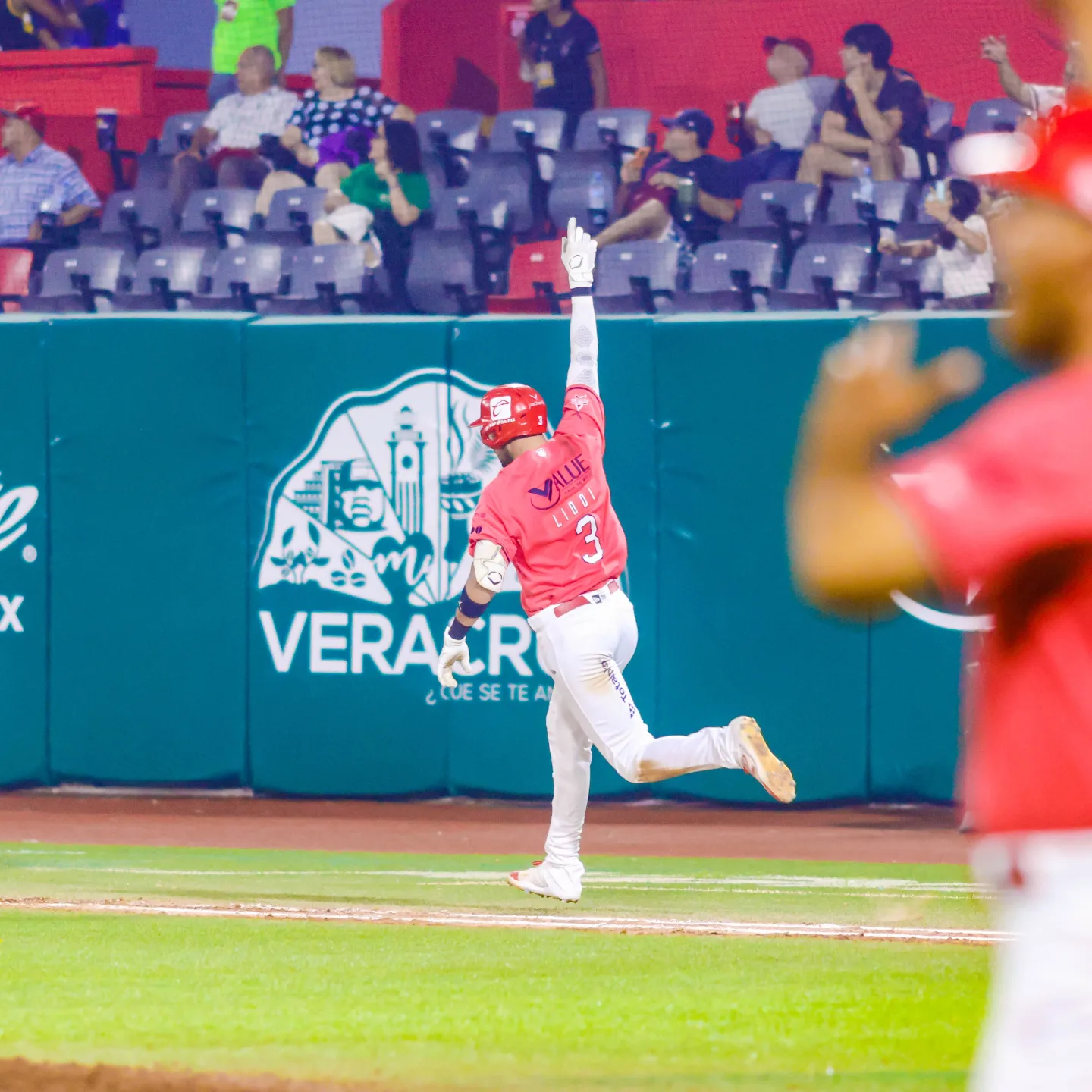 EL ÁGUILA DEJÓ EN EL TERRENO A LOS LEONES 