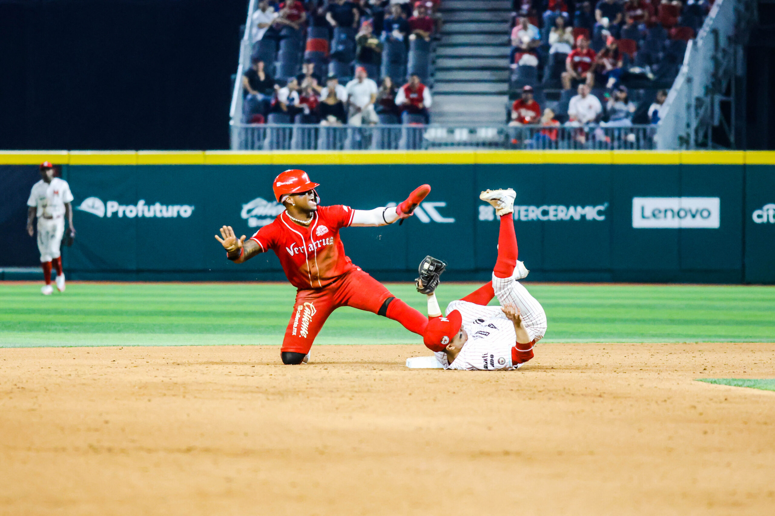 DIABLOS ATACA EN LA CUARTA Y VENCE A EL ÁGUILA