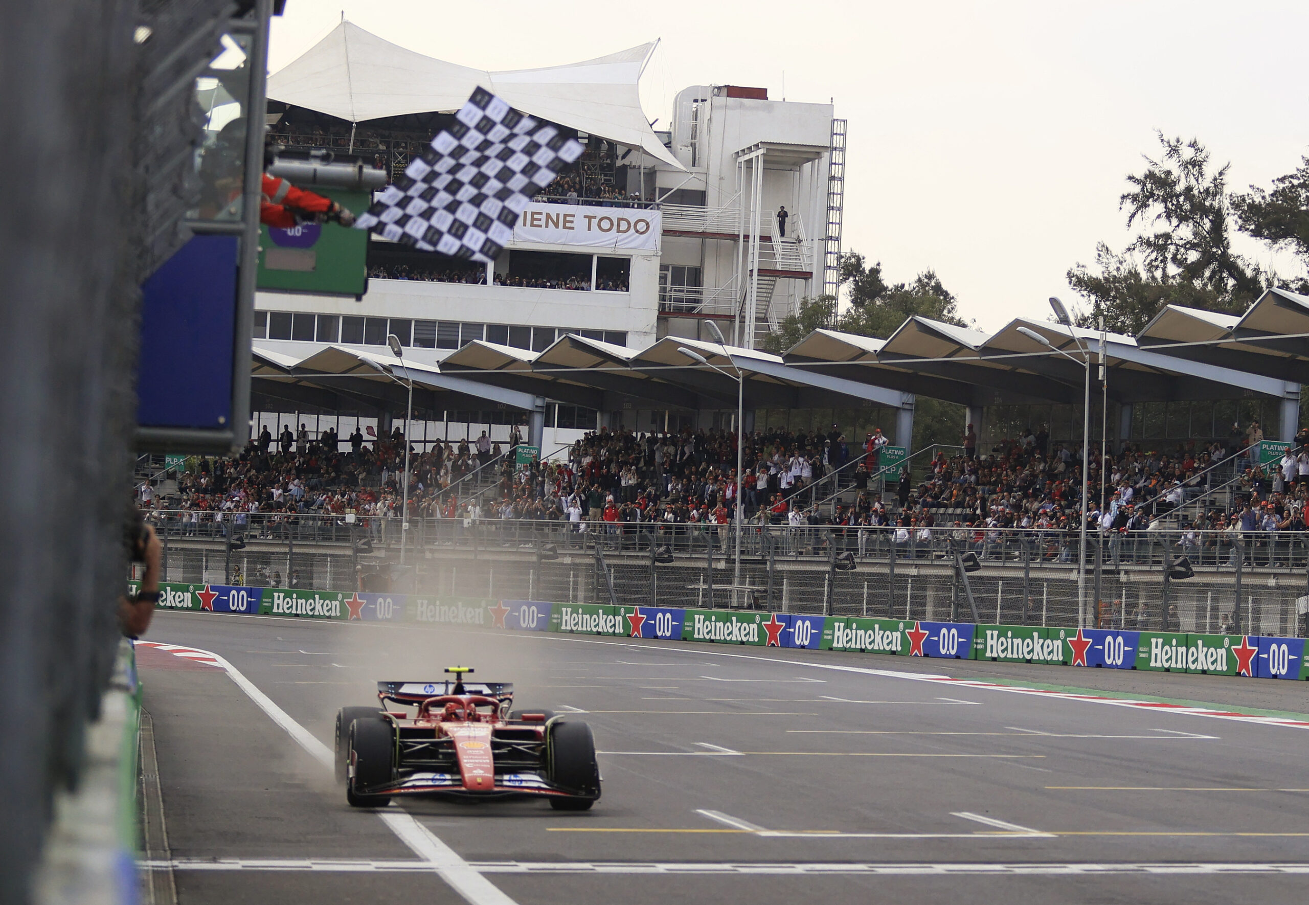 SAINZ TRIUNFA EN EL GP DE MÉXICO