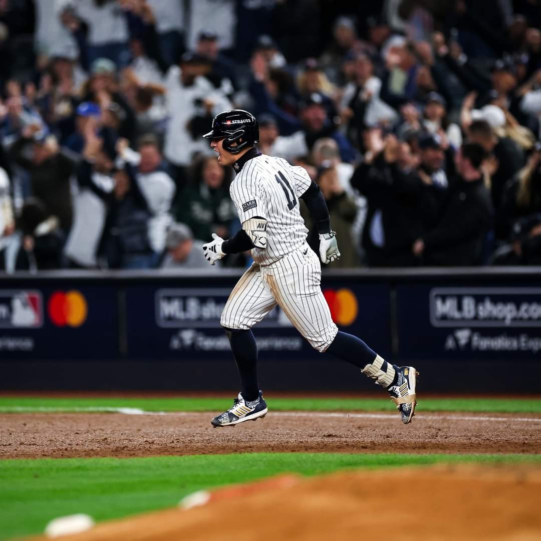 YANKEES SE NIEGA A MORIR Y VENCE A DODGERS EN LA SERIE MUNDIAL