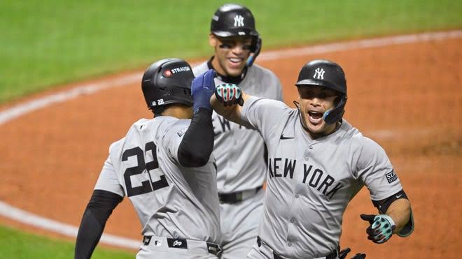 YANKEES SE PONE A UN TRIUNFO DE VOLVER A LA SERIE MUNDIAL